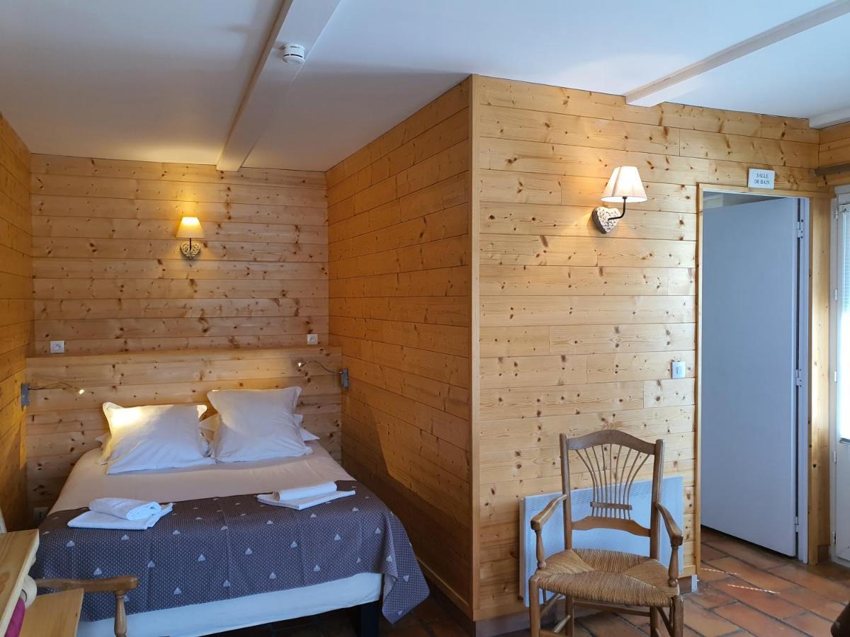 Logis Hotel Restaurant L'Escarbille Saint-Martin-d'Ardeche Exterior photo